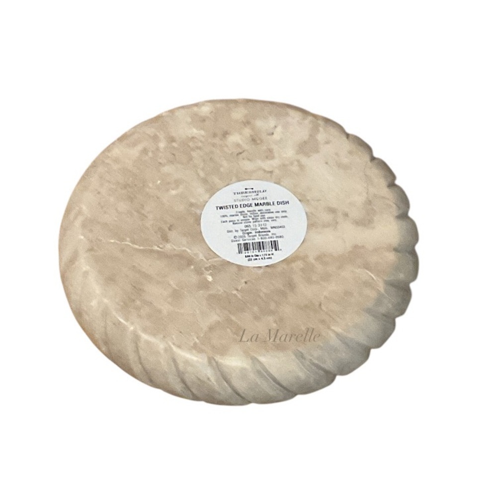 ✨Twisted Edge Marble Dish Cream - Threshold with Studio McGee Spring 2025 - Picture 8 of 10